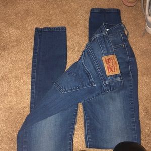Levi skinny